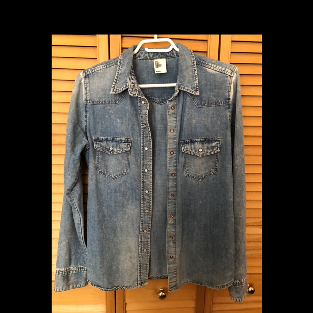 H&am denim button up.